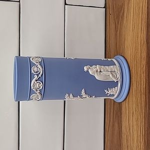 Vintage Wedgewood 6 inch spill vase